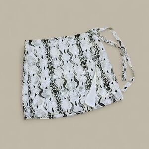 C'isa Snake Print Partial Wrap Skirt with tie Size Large